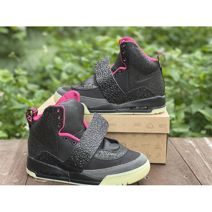 Jordan 1 Dior Nike Air Yeezy Blink Black YSL outlet Jordan 1 Dior YSL online shop Loewe Miu Miu